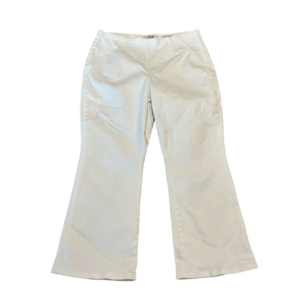 Nic Zoe Berkeley Mid Rise Boot Kick Jeans White Pull On Stretch Size 31P